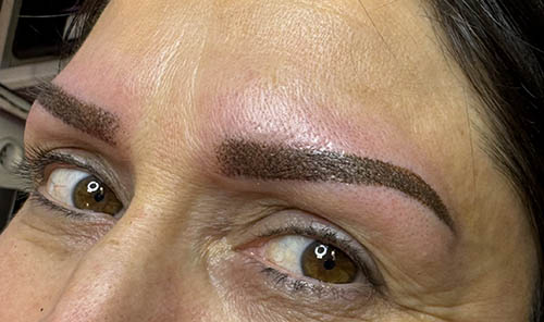 Powder brow sourcils poudrés à Saintes